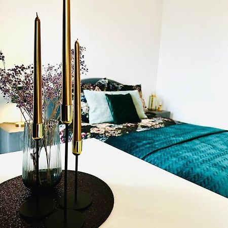 شقة Uroczy Apartament Blisko Centrum Warszawy وارسو المظهر الخارجي الصورة