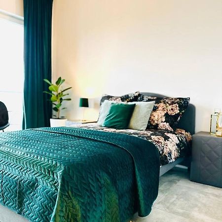 شقة Uroczy Apartament Blisko Centrum Warszawy وارسو المظهر الخارجي الصورة